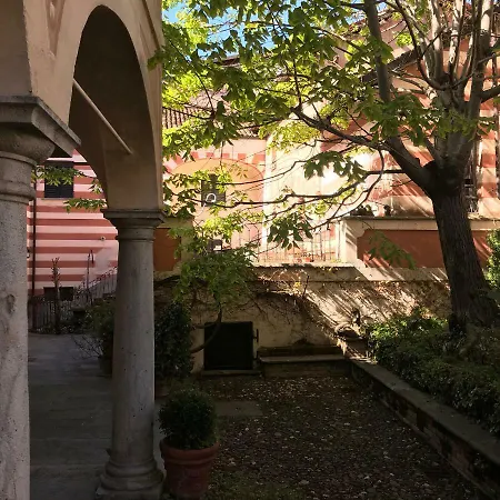 Casa Dei Leoni Camera Gialla Bed and breakfast Carpeneto